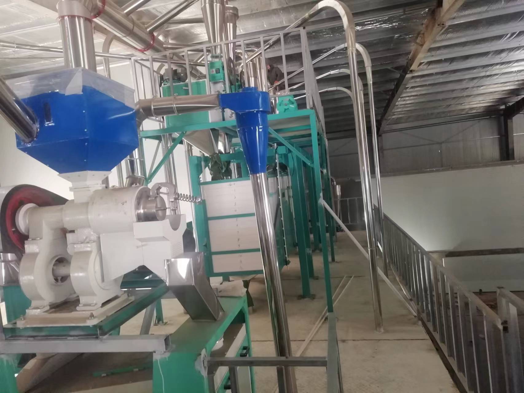 河南鶴壁市?？h六加二石磨面粉機